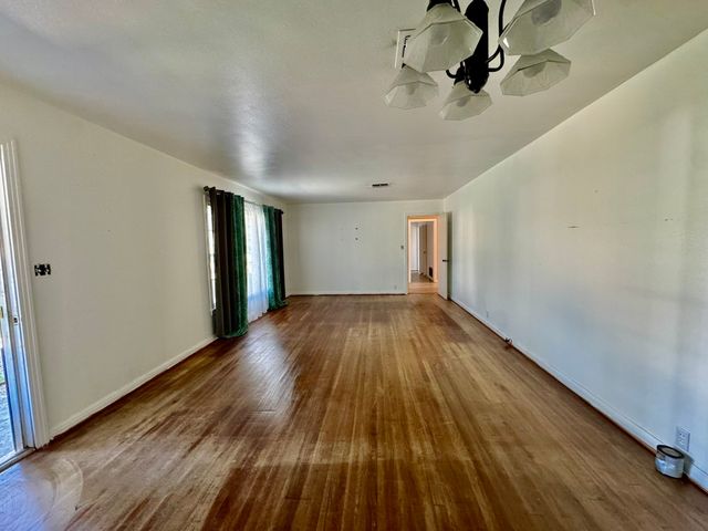 216 Bluebonnett Drive, Marlin, TX 76661