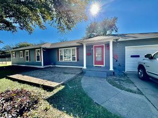 216 Bluebonnett Drive, Marlin, TX 76661