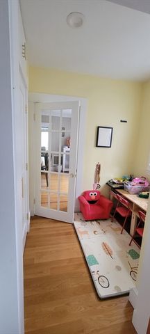 26 Owencroft Rd 1, Boston, MA 02124