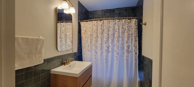 26 Owencroft Rd 1, Boston, MA 02124