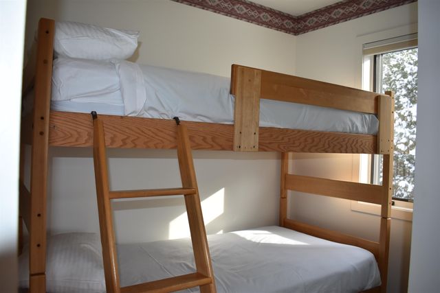 9 Trailside Executive 9, Cambridge, VT 05464