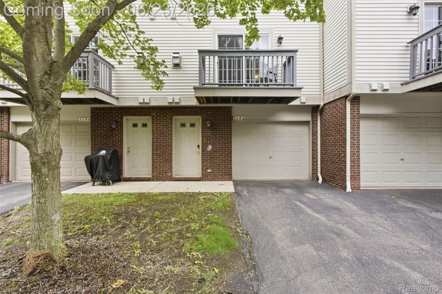 3146 Promenade Circle, Ann Arbor, MI 48108