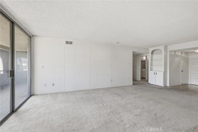 5330 Lindley Avenue 305, Encino, CA 91316