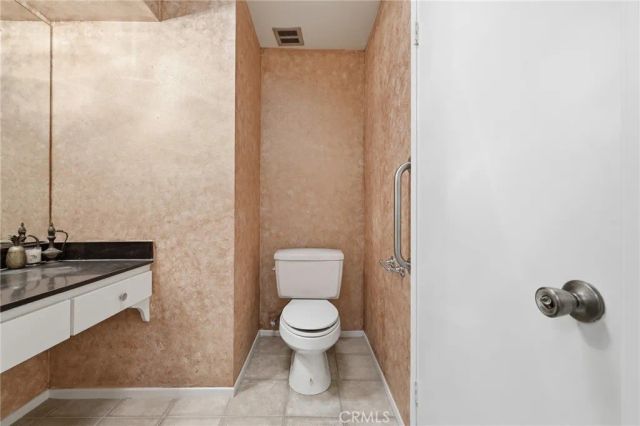 5330 Lindley Avenue 305, Encino, CA 91316