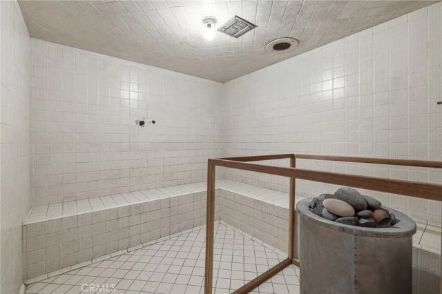5330 Lindley Avenue 305, Encino, CA 91316