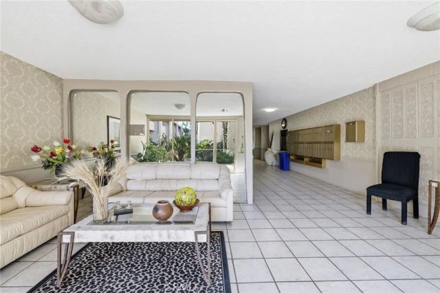 5330 Lindley Avenue 305, Encino, CA 91316