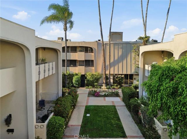 5330 Lindley Avenue 305, Encino, CA 91316