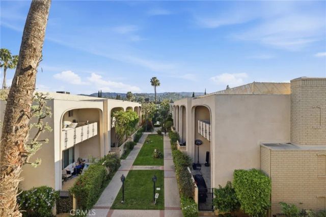 5330 Lindley Avenue 305, Encino, CA 91316