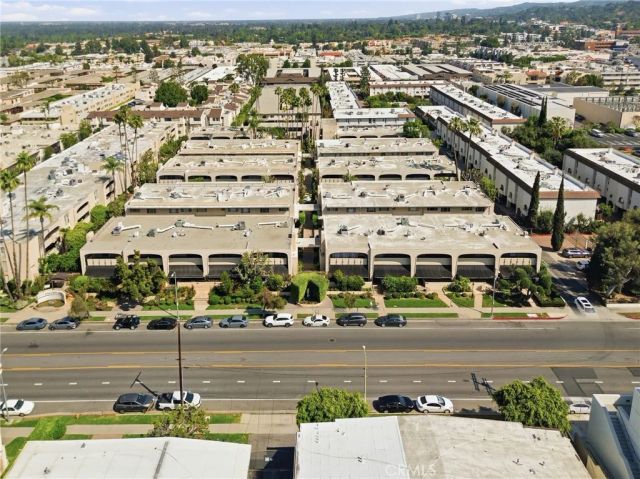 5330 Lindley Avenue 305, Encino, CA 91316