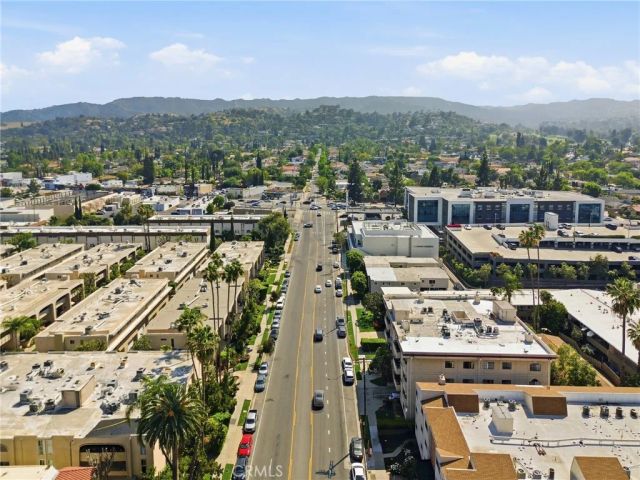 5330 Lindley Avenue 305, Encino, CA 91316