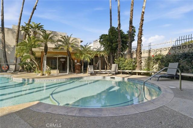 5330 Lindley Avenue 305, Encino, CA 91316