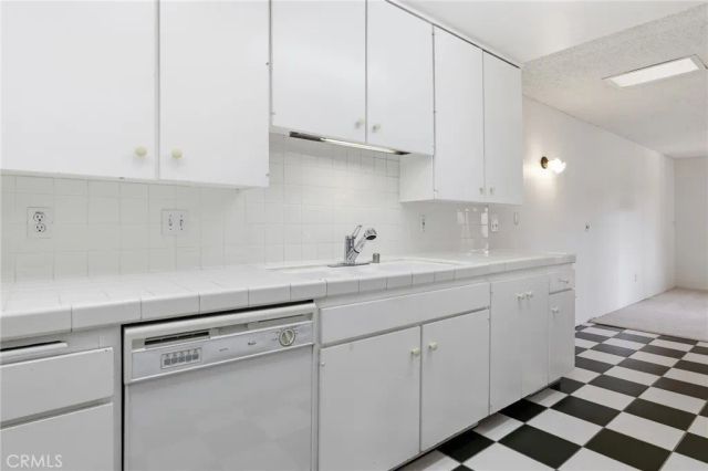5330 Lindley Avenue 305, Encino, CA 91316