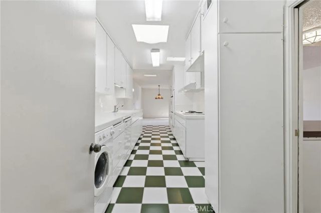 5330 Lindley Avenue 305, Encino, CA 91316