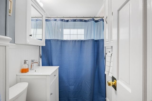 142 Bald Eagle Rd, Weymouth, MA 02190