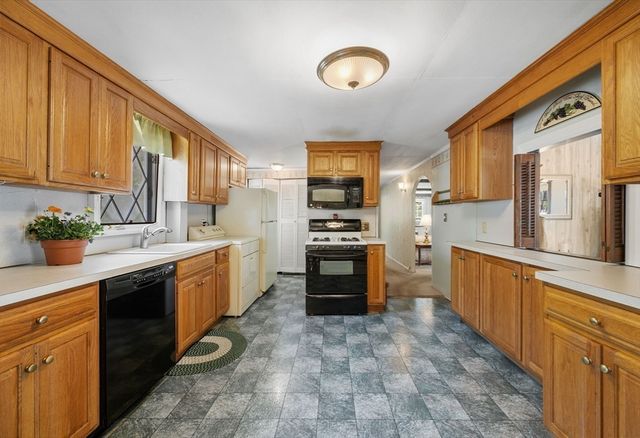 142 Bald Eagle Rd, Weymouth, MA 02190