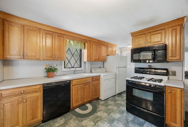 142 Bald Eagle Rd, Weymouth, MA 02190
