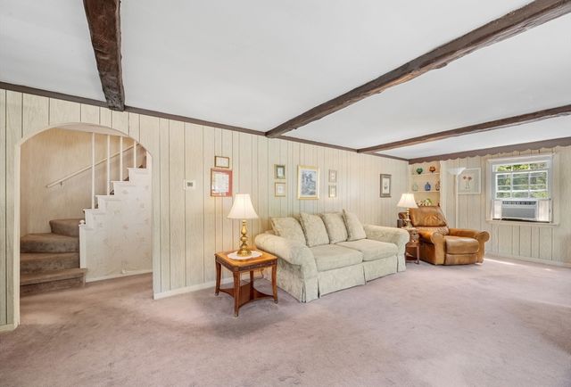 142 Bald Eagle Rd, Weymouth, MA 02190