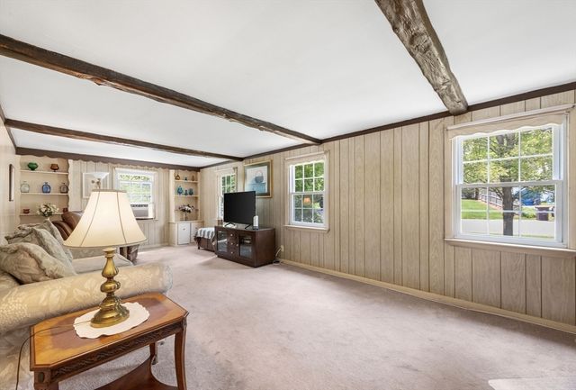 142 Bald Eagle Rd, Weymouth, MA 02190