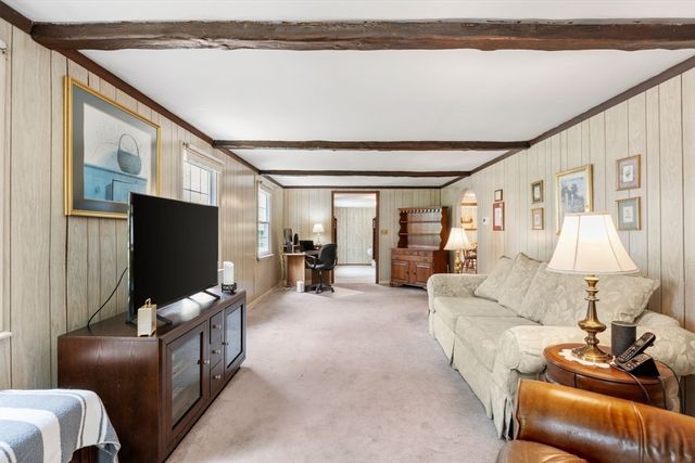 142 Bald Eagle Rd, Weymouth, MA 02190