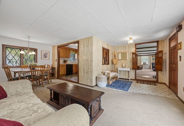 142 Bald Eagle Rd, Weymouth, MA 02190