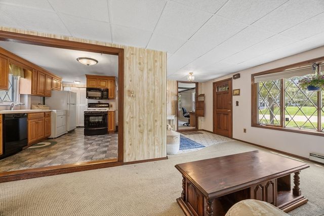142 Bald Eagle Rd, Weymouth, MA 02190