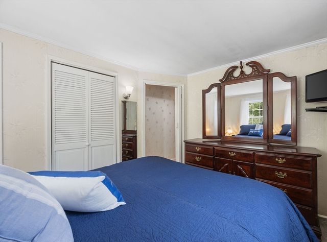 142 Bald Eagle Rd, Weymouth, MA 02190