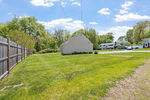 142 Bald Eagle Rd, Weymouth, MA 02190