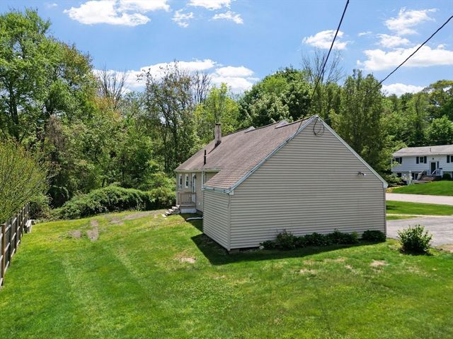142 Bald Eagle Rd, Weymouth, MA 02190