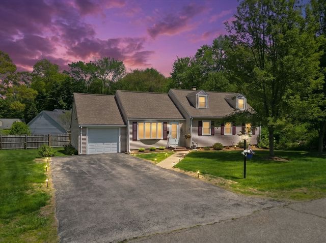 142 Bald Eagle Rd, Weymouth, MA 02190