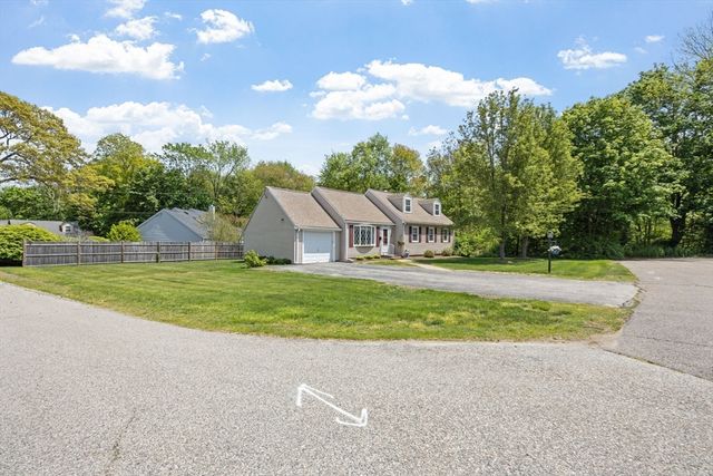 142 Bald Eagle Rd, Weymouth, MA 02190