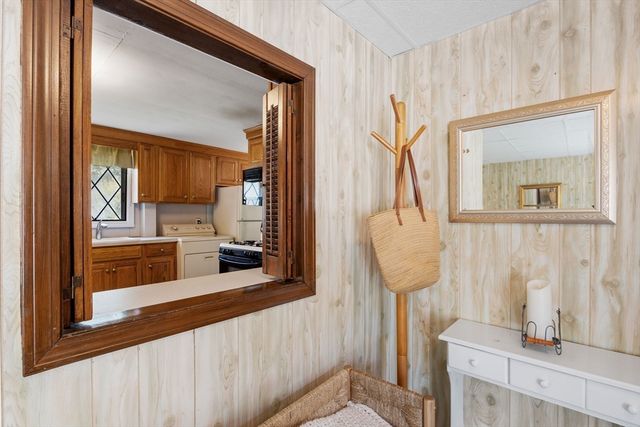 142 Bald Eagle Rd, Weymouth, MA 02190