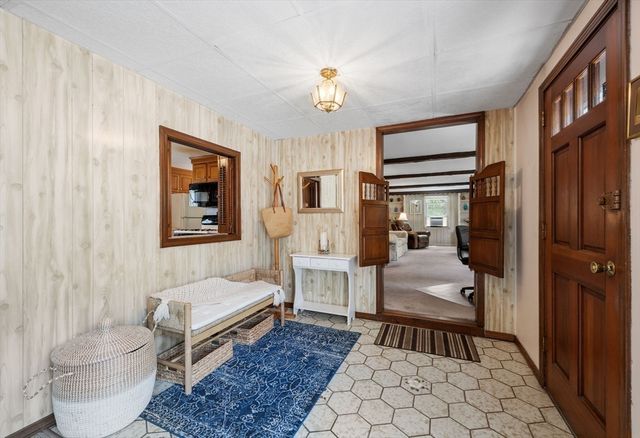 142 Bald Eagle Rd, Weymouth, MA 02190