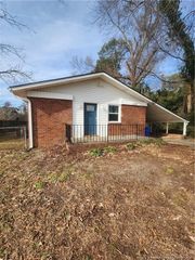 314 Bradford Avenue, Fayetteville, NC 28301
