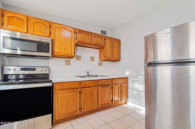 6109 STRAWFLOWER Place, Jacksonville, FL 32209