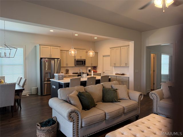 9353 Crescent Lodge Circle, Pike Road, AL 36064