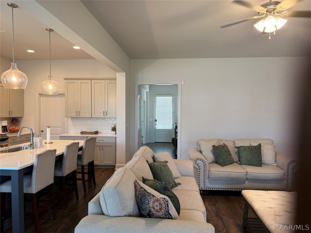 9353 Crescent Lodge Circle, Pike Road, AL 36064