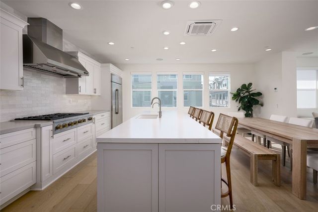 2100 Cresta, Newport Beach, CA 92660