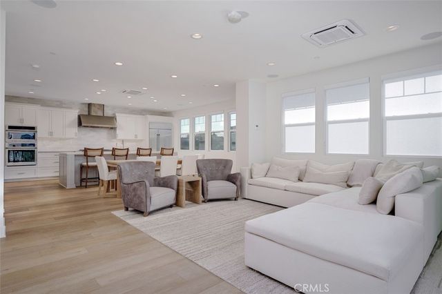 2100 Cresta, Newport Beach, CA 92660