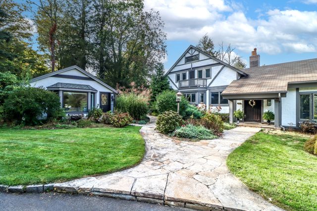 70 Obtuse Hill Road, Brookfield, CT 06804