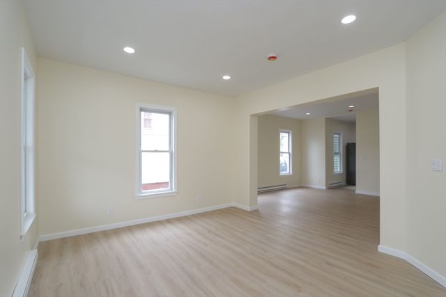 109-111 Brown Ave, Holyoke, MA 01040