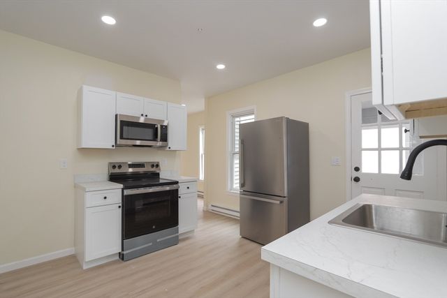 109-111 Brown Ave, Holyoke, MA 01040