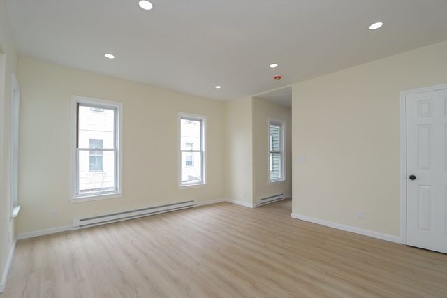109-111 Brown Ave, Holyoke, MA 01040