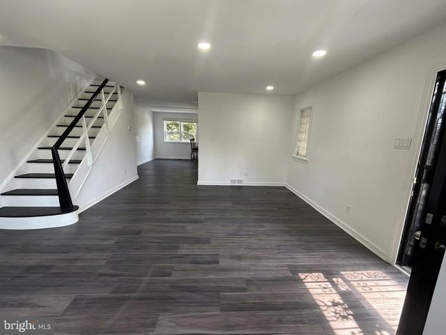 8305 RODNEY ST, Philadelphia, PA 19150
