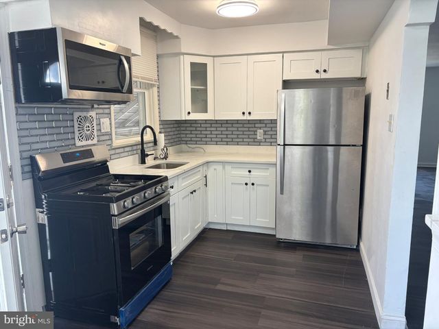8305 RODNEY ST, Philadelphia, PA 19150