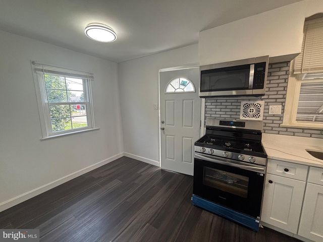 8305 RODNEY ST, Philadelphia, PA 19150