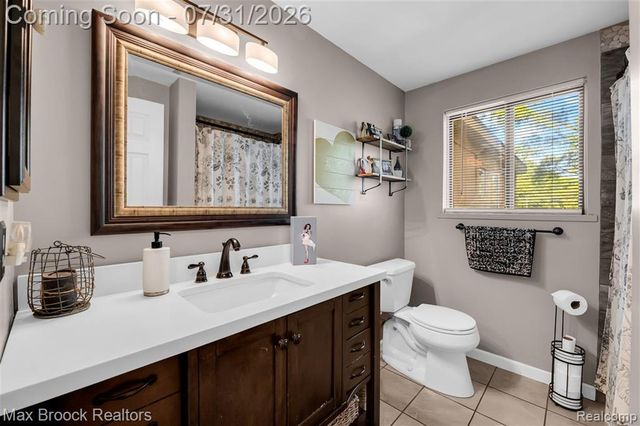 1580 Mercedes Street, West Bloomfield, MI 48324