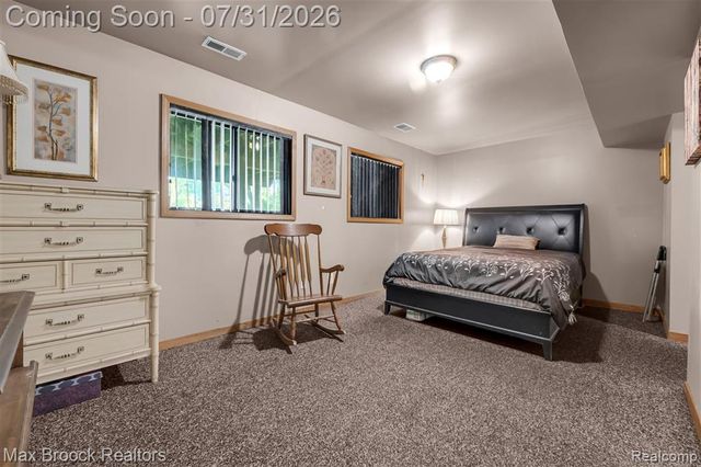 1580 Mercedes Street, West Bloomfield, MI 48324