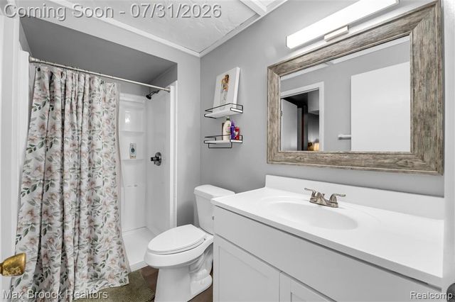 1580 Mercedes Street, West Bloomfield, MI 48324