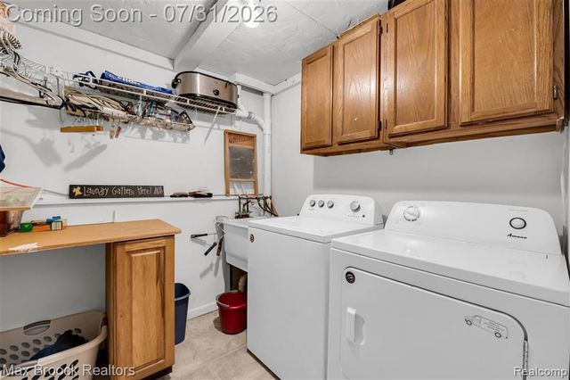 1580 Mercedes Street, West Bloomfield, MI 48324