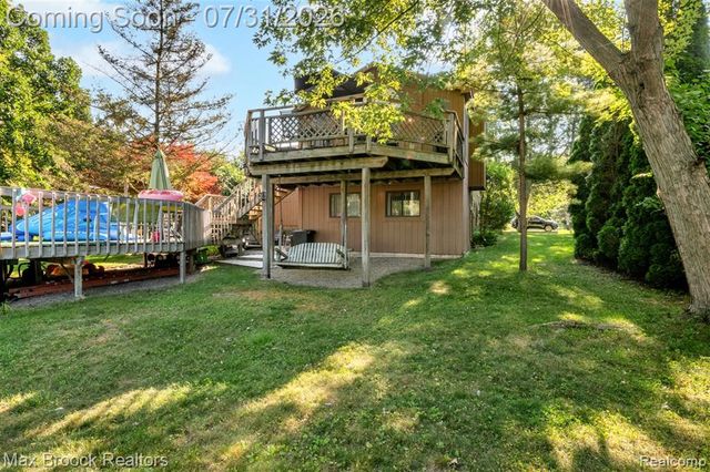1580 Mercedes Street, West Bloomfield, MI 48324